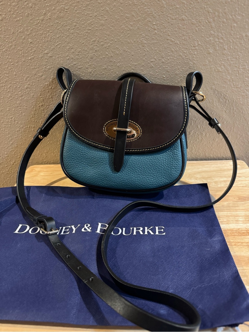 Dooney & Bourke Verona Cristina Tri-Color CrossbodyBag - Picture 1 of 9